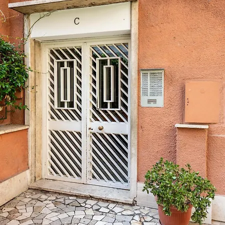 Gentile's House Via Del Cinema Tuscolana Apartment *