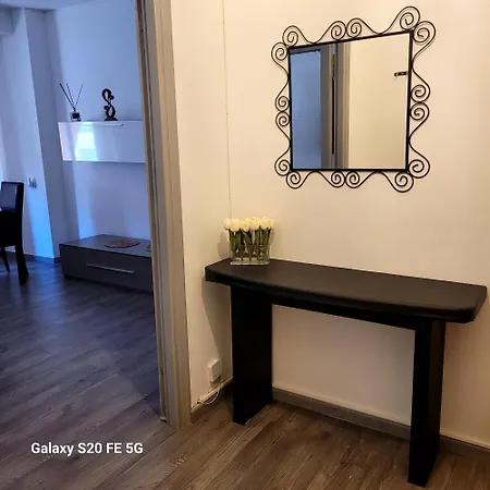 Gentile's House - Metro A A 50m Diretta Per Il Centro Wifi Ultrafibra & Smart Working Lejlighed *