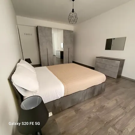 Gentile's House - Metro A A 50m Diretta Per Il Centro Wifi Ultrafibra & Smart Working Appartement *